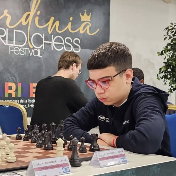 Fausti culmina el "Sardinia World Chess Festival" en Italia